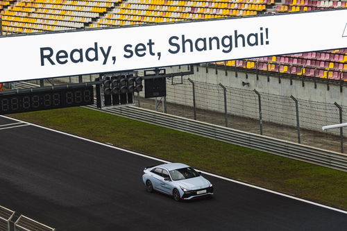 瘋狂的哥的狂歡與現(xiàn)代駕培新風(fēng) 現(xiàn)代汽車駕駛培訓(xùn)學(xué)院正式登陸中國